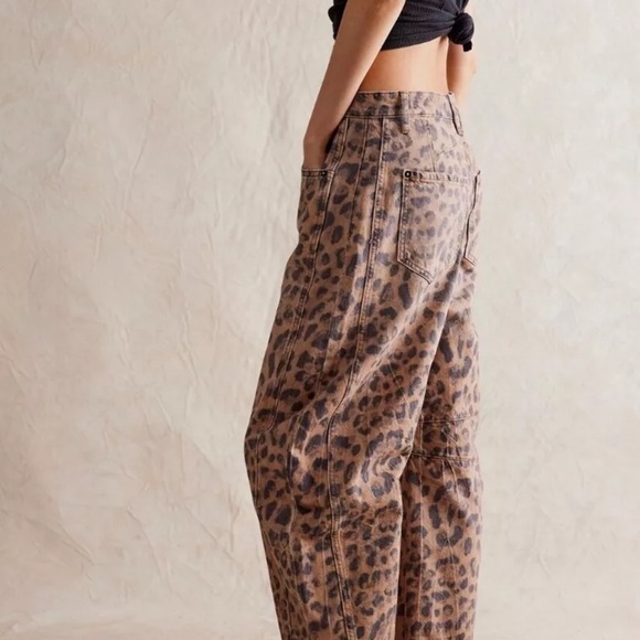 28 LONG We The Free People Good Luck Printed Barrel Jeans Cheetah Leopard Animal - Picture 11 of 13